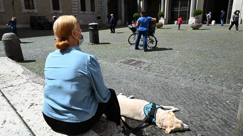 Confusion as Italy eases lockdown