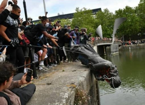 Protesters in Bristol tear down, dump slave trader’s statue in water