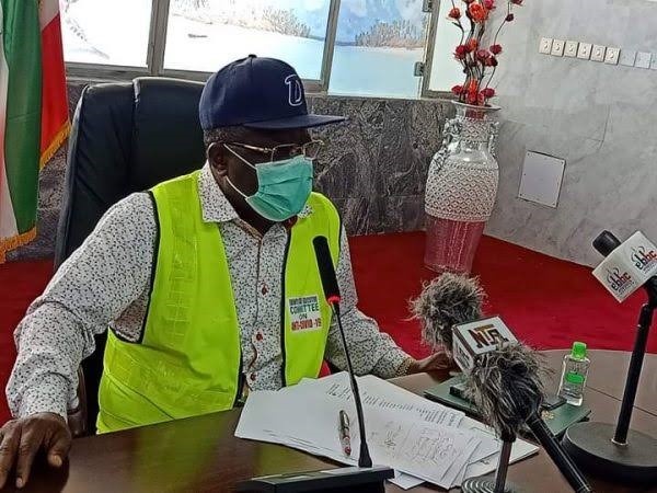 Gov. Umahi suspends five aides for not wearing face masks