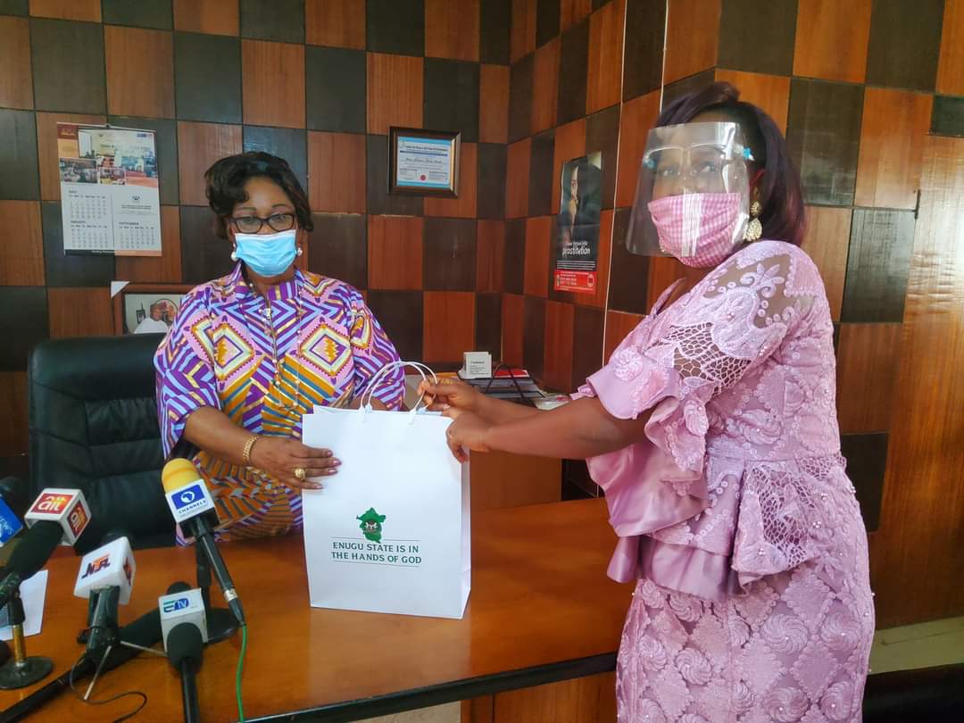 Gov. Ugwuanyi rewards woman for returning N13m to bank