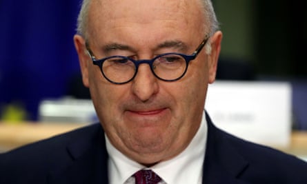 EU trade commissioner resigns following COVID-19 scandal