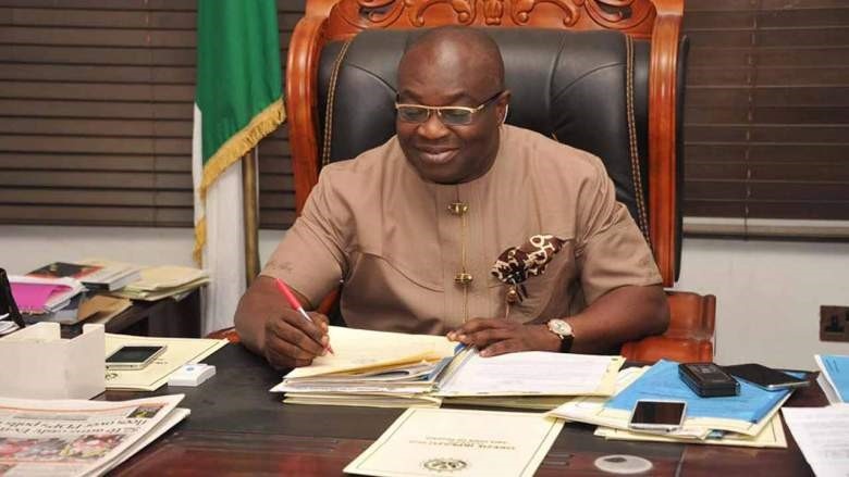 Gov. Ikpeazu swears in two commissioners, TC chairman