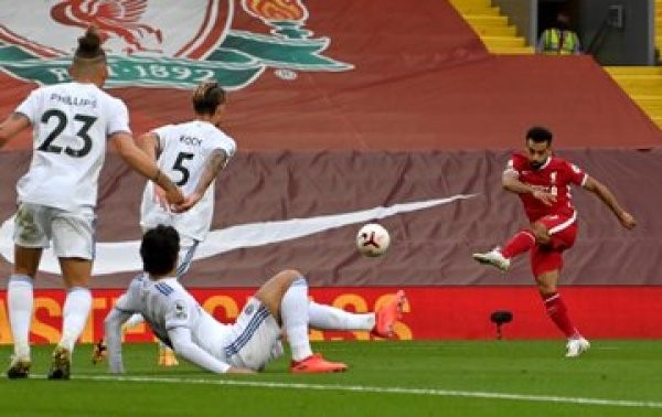 Liverpool survive Leeds scare in Premier League opener