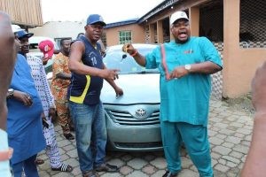 APC chieftain empowers youths in Lagos community with cars, cash