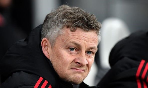 Solskjaer blows hot as Man Utd beat Everton