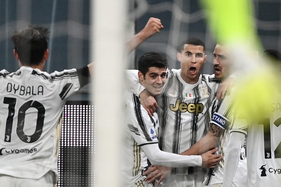 Ronaldo scores twice on 100th Juve appearance to keep pace with AC Milan