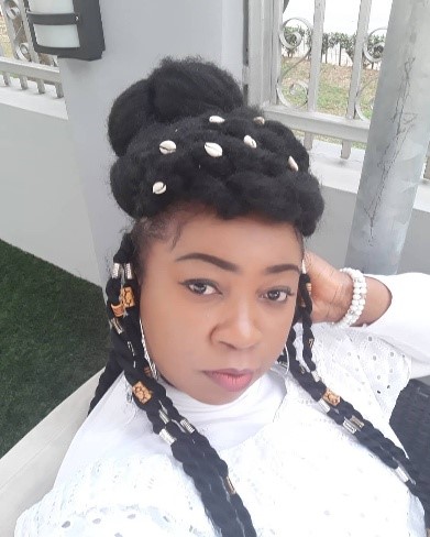 Singer Ara loses bank savings to fraudsters