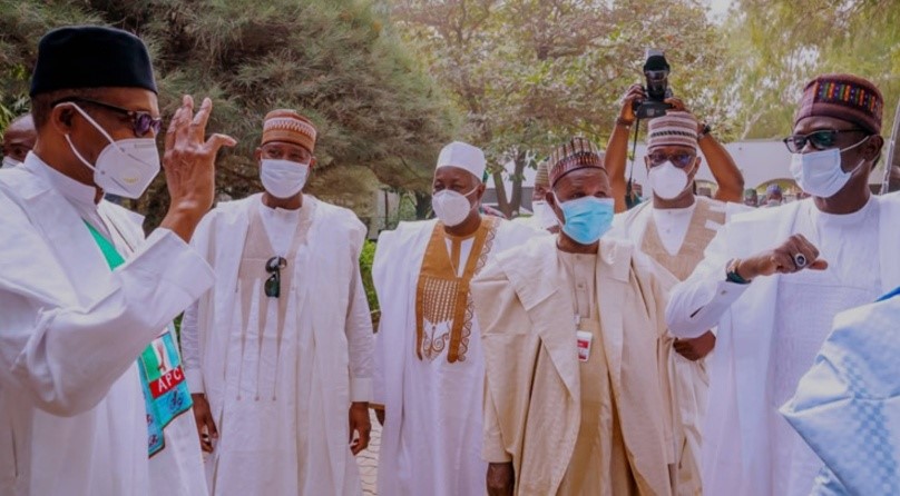 Afenifere, PDP, others angry as 10 APC governors accompany Buhari to Daura for party registration