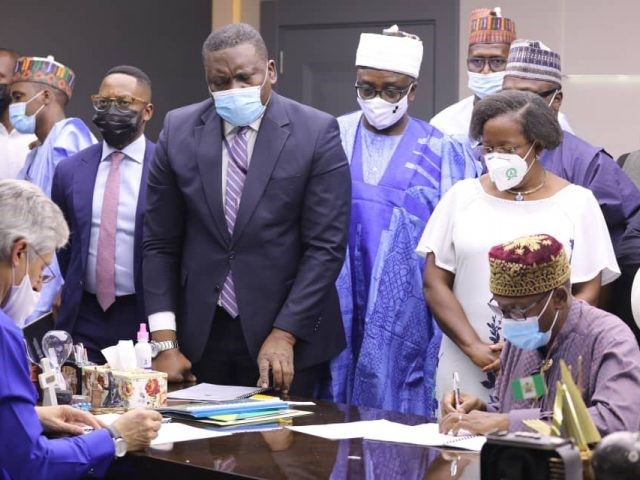 FG signs $1.9bn deal for Kano-Maradi railway line project