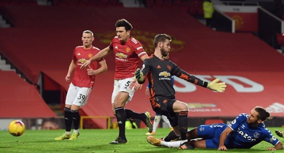 Man Utd concede late equaliser against Everton as Aston Villa beat Arsenal