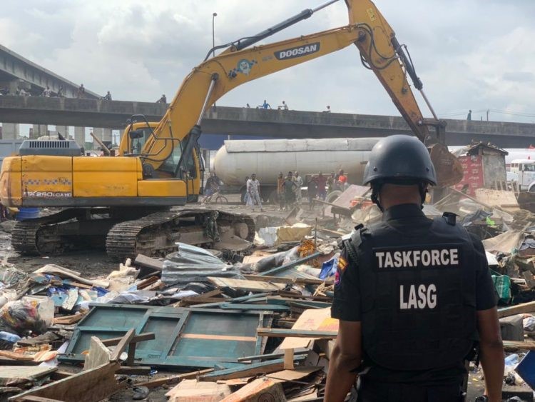 Lagos govt demolishes shanties on Iganmu under-bridge