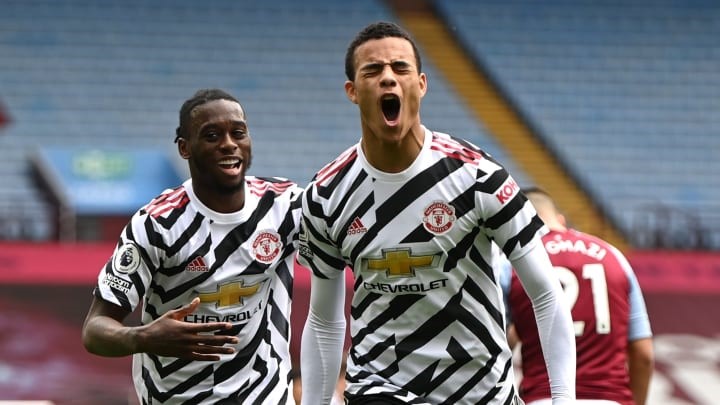 Man Utd postpone Man City joy with Aston Villa win