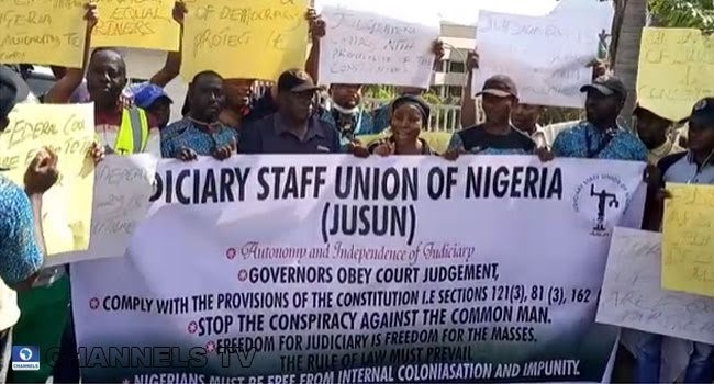 Judicial workers suspend two-month-old strike