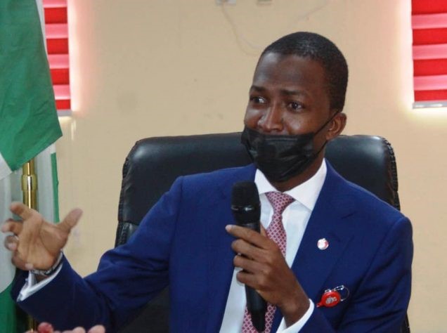2023 elections: EFCC boss reads riot act to banks