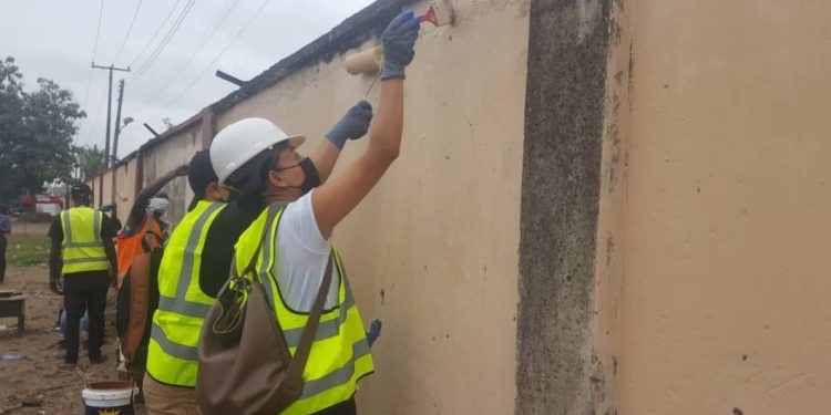 US Navy personnel carry out community work in Lagos