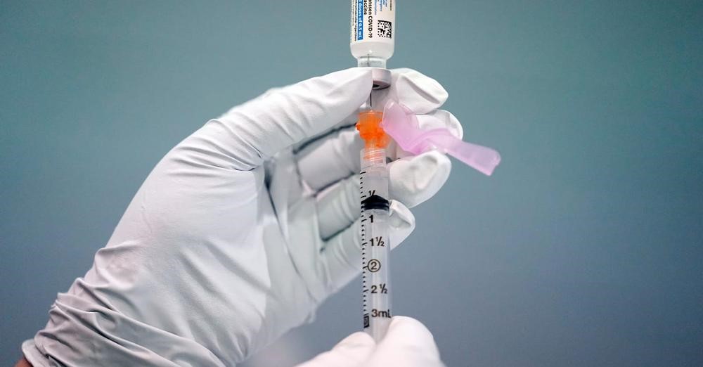 U.S approves COVID-19 vaccine booster shots