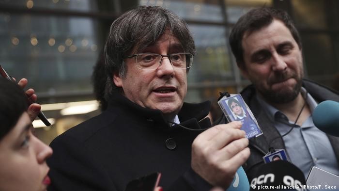 Italy arrests Catalan independence leader, mulls extradition to Spain