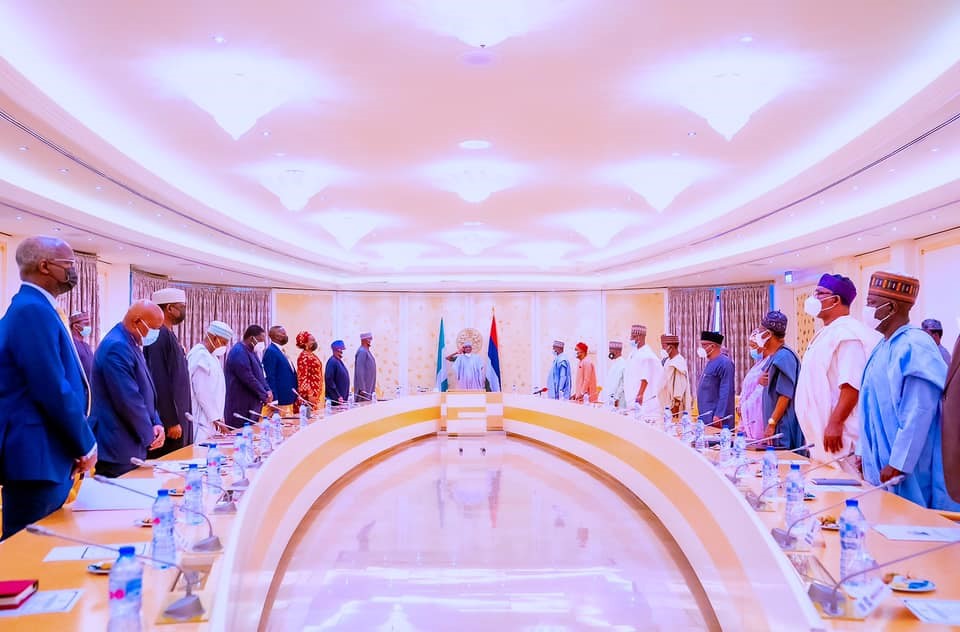 Buhari directs MDAs to give priority to local contractors