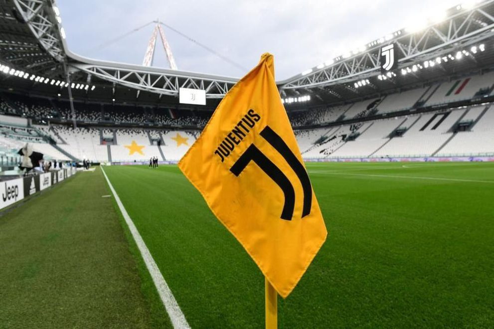 Italian Police search Juventus offices over suspect player transfer
