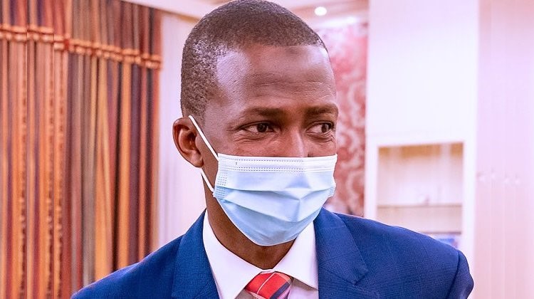 EFCC returns stolen scholarship grant to UNIBEN student