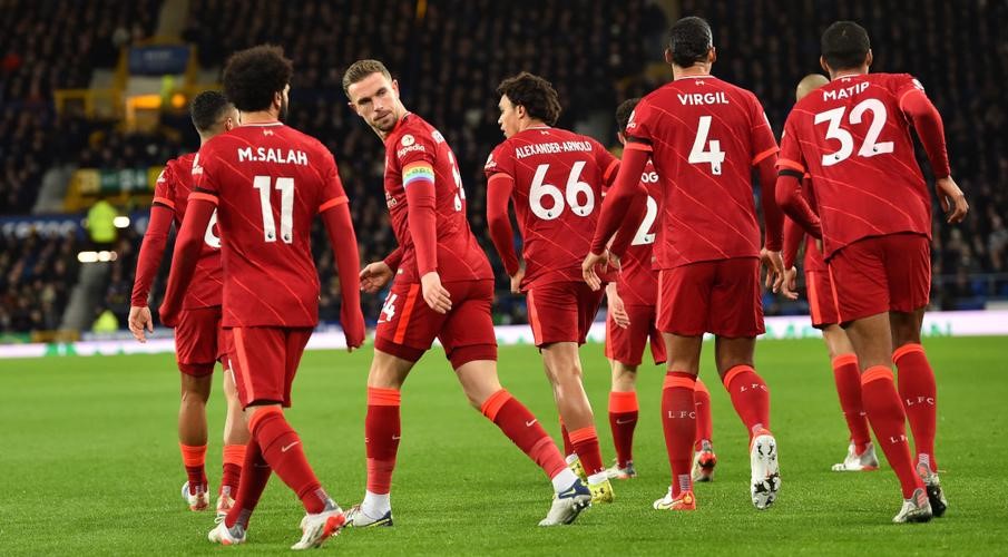 Liverpool thrash Everton 4-1 as Chelsea, Man City grind out wins