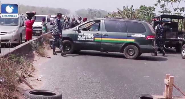 Police dismantle roadblocks along Benin-Ore Highway