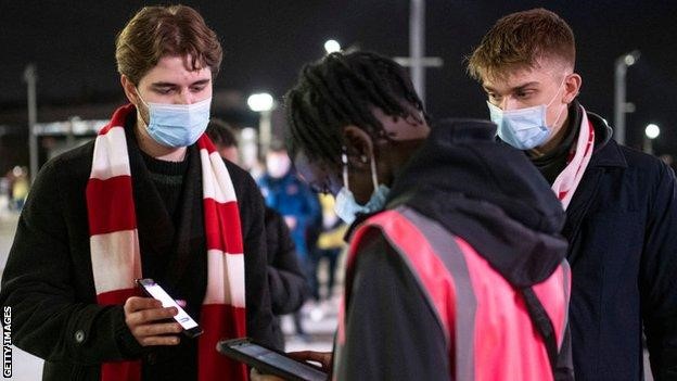 Premier League, EFL clubs to fulfil fixture list amid rising COVID cases