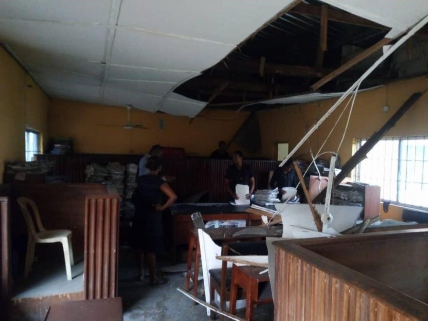 Scores escape death as court building collapses in Aba