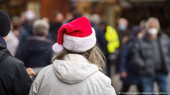 Omicron: Germany announces post-Xmas COVID restrictions