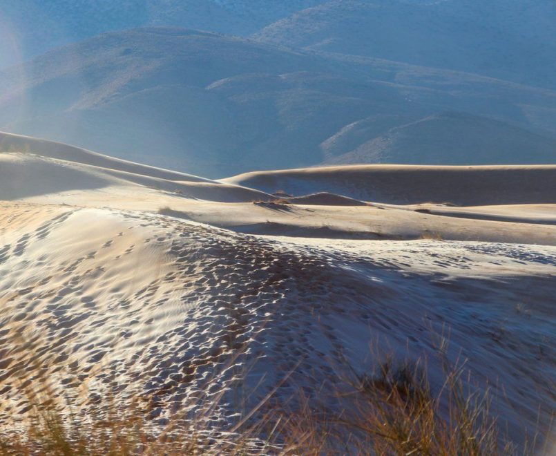 Snow falls on Sahara Desert