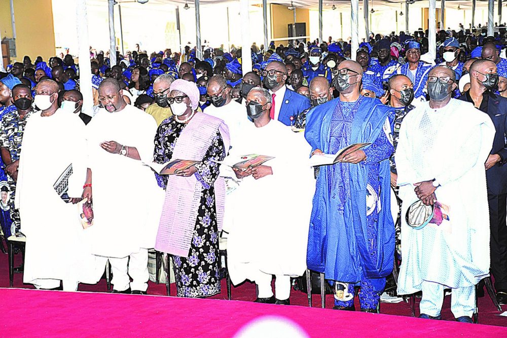 Osinbajo, Makinde, Fayemi, others pay last respects to Alao-Akala at burial