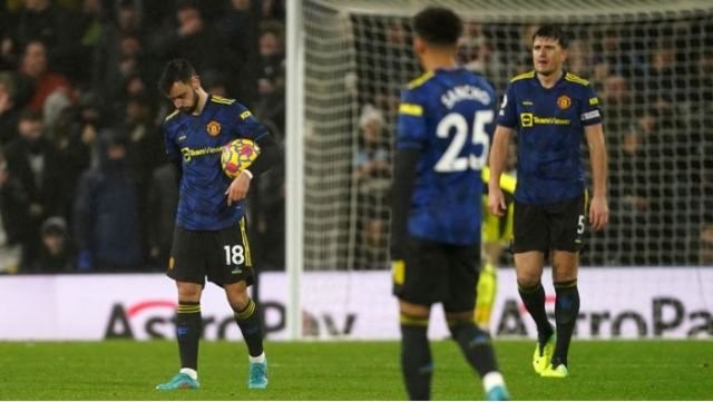 Man Utd slip out of top four after Burnley draw