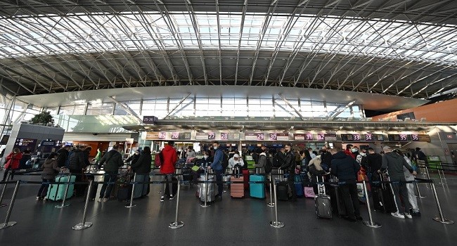 Ukraine vows to keep airspace open for travels despite Russia threat