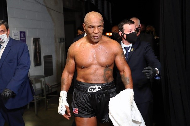 Mike Tyson punches passenger on U.S plane