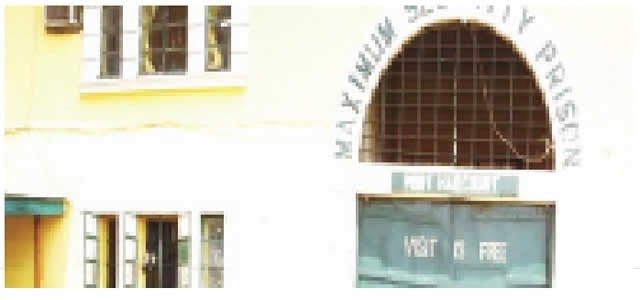 One inmate dies in failed Rivers jailbreak