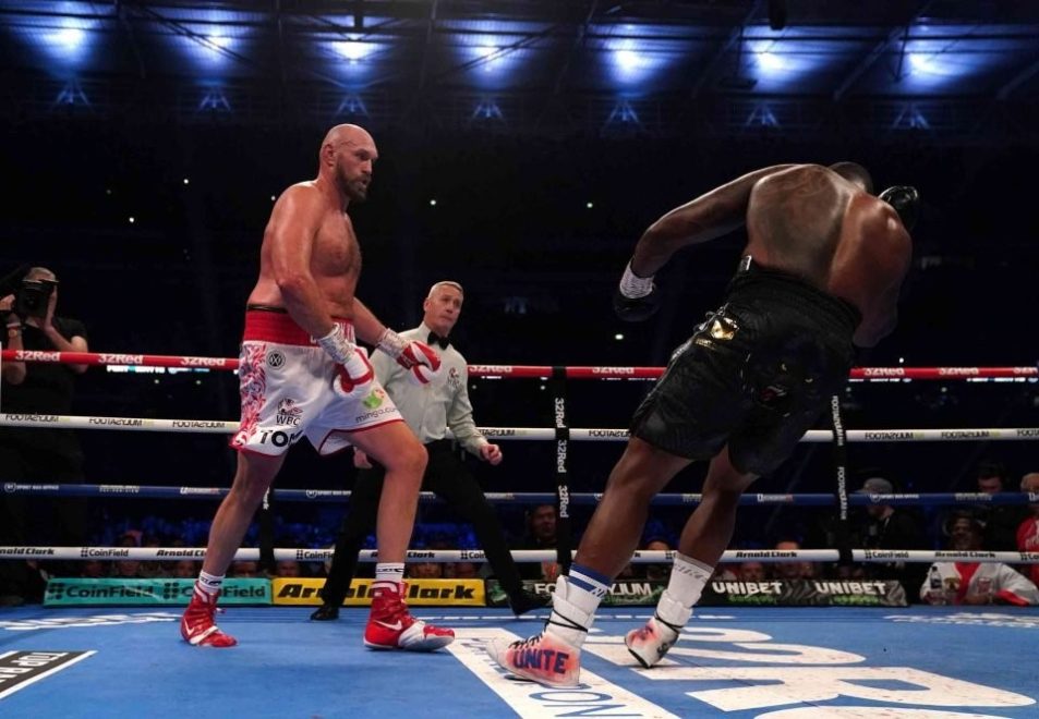 Tyson Fury beats Dillian Whyte to retain WBC heavyweight title