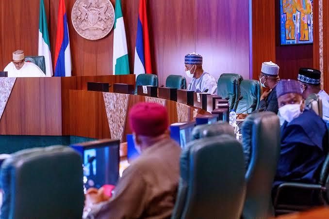 Insecurity: Buhari meets northern governors, security heads