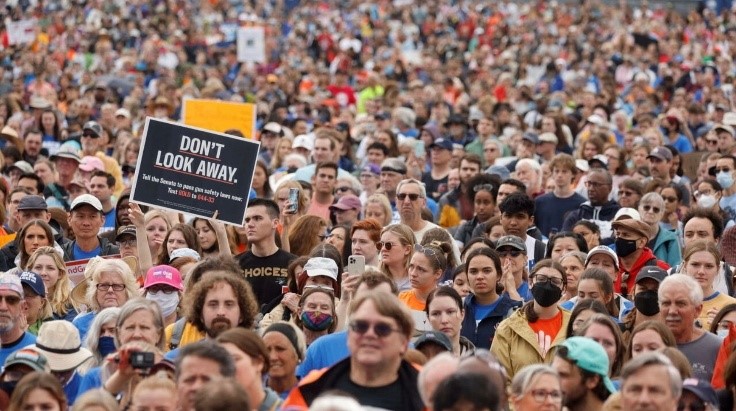 US senators announce bipartisan gun control deal