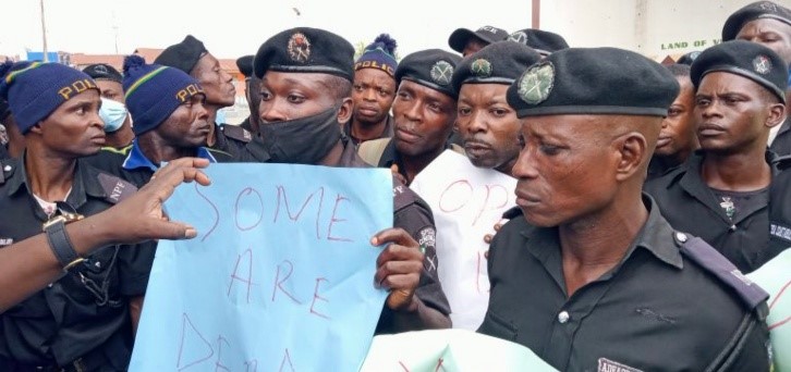 Police Constables protest non-payment of salaries