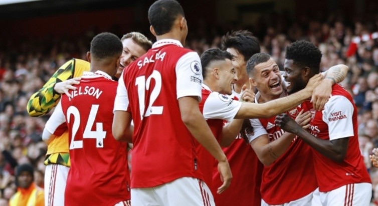 Arsenal trounce Nottingham Forest, return as Premier League leaders