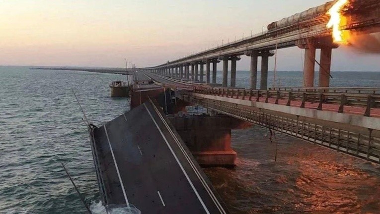 Putin describes Crimea bridge blast as terrorist act