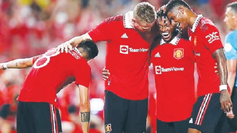 Man Utd defeat Tottenham 2-0