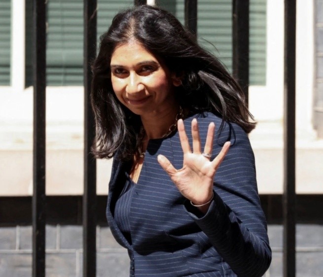 British Home Secretary resigns