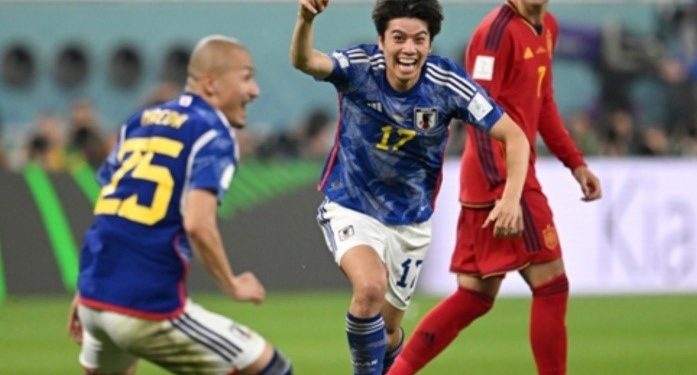 Japan stun Spain 2-1, both advance to last 16