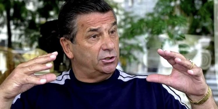 Fed Govt redeems house pledge to Ex-Eagles coach, Westerhof