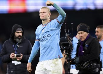 Man City close gap at top with comeback win over Spurs
