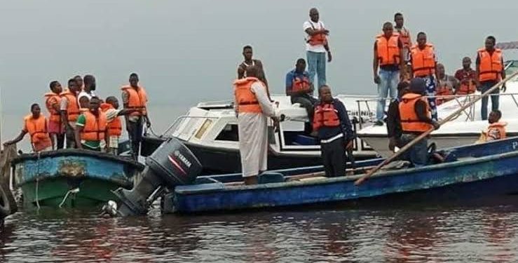 17 escape death as boat capsizes in Lagos