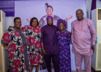 R-L: The Managing Editor, The Eagle Online, Dotun Oladipo; Columnist and daughter of the deceased, Oluwayemisi Raji (Tiwa Says); son of deceased, Olaniyi Uthman; Kemi, wife of Editor, Ovation magazine, Mike Effiong; and Ayoola Ikhizama, at the burial of Florence Titilayo Uthman on March 9, 2023 in Lagos