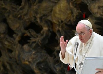 Pope on road to recovery as antibiotics target bronchitis