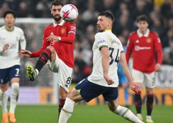 Spurs fight back to hold Man Utd, Newcastle thrash Everton